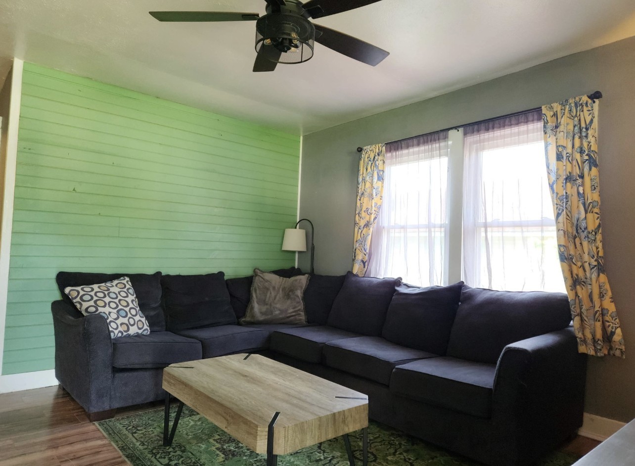 256 Walker Street Manchester, TN 37355 - Photo 4 of 14 a living room with furniture and a window