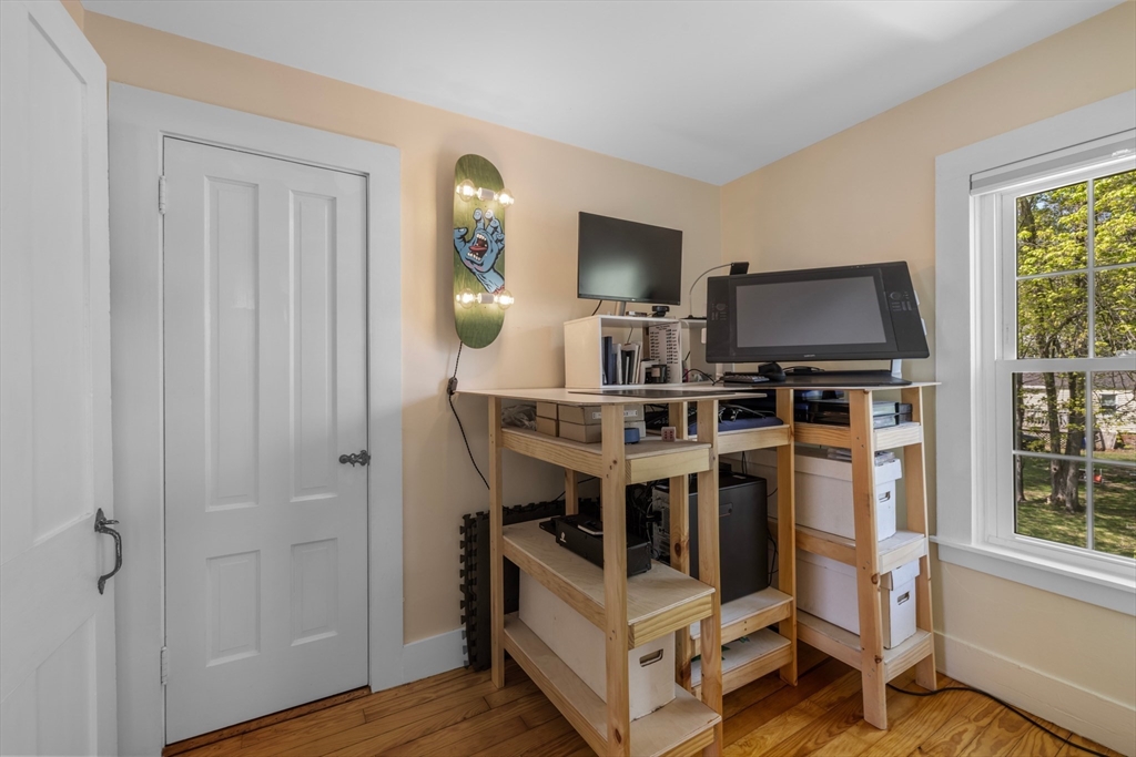 17 Lancaster Road Shirley, MA 01464 - Photo 27 of 39