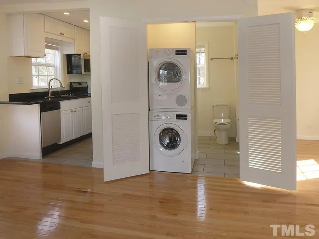 $1,550 | 512 North Greensboro Street, Carrboro, NC 27510