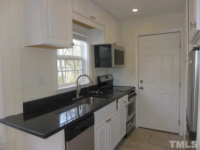 $1,550 | 512 North Greensboro Street, Carrboro, NC 27510