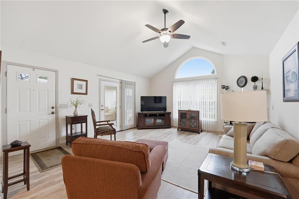 11268 South Pflumm Road Olathe, KS 66215 - Photo 16 of 38