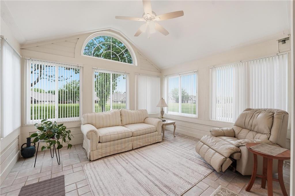 11268 South Pflumm Road Olathe, KS 66215 - Photo 17 of 38