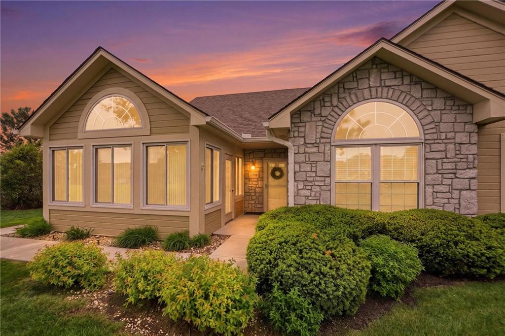 11268 South Pflumm Road Olathe, KS 66215 - Photo 2 of 38