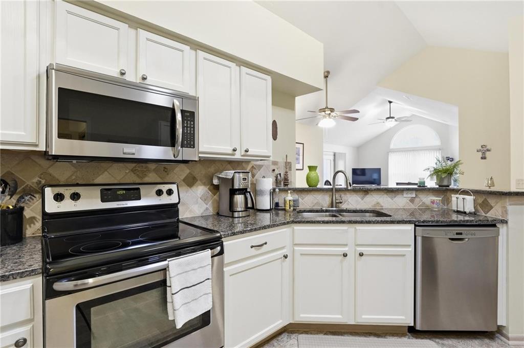 11268 South Pflumm Road Olathe, KS 66215 - Photo 23 of 38