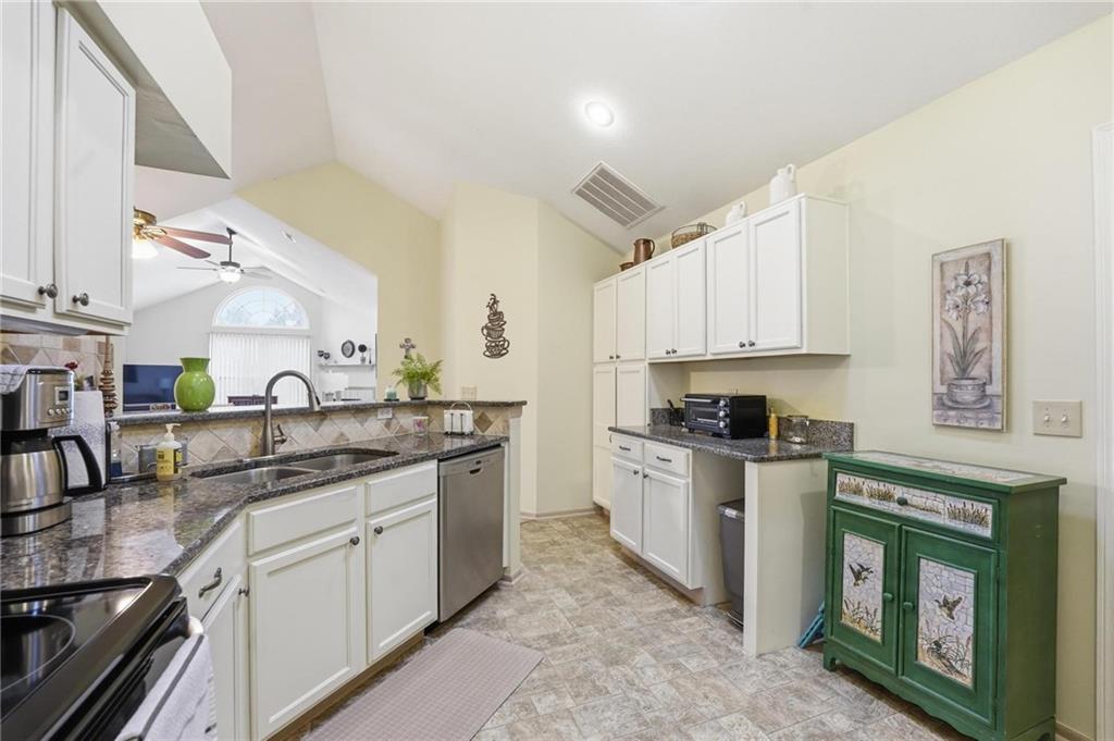 11268 South Pflumm Road Olathe, KS 66215 - Photo 25 of 38