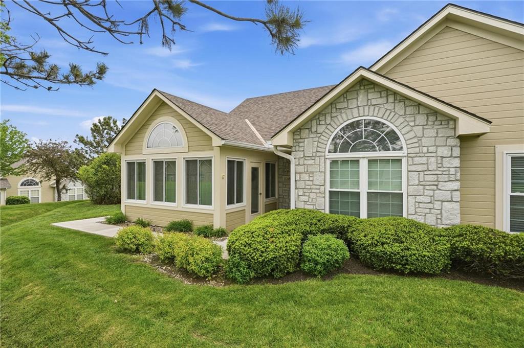 11268 South Pflumm Road Olathe, KS 66215 - Photo 4 of 38