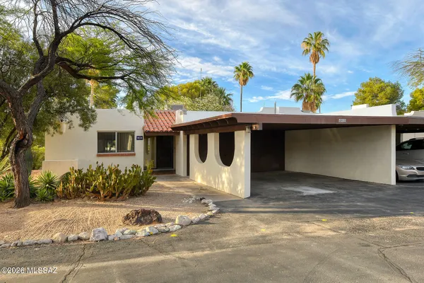 $385,000 | 4819 North Vía Entrada, Tucson, AZ 85718