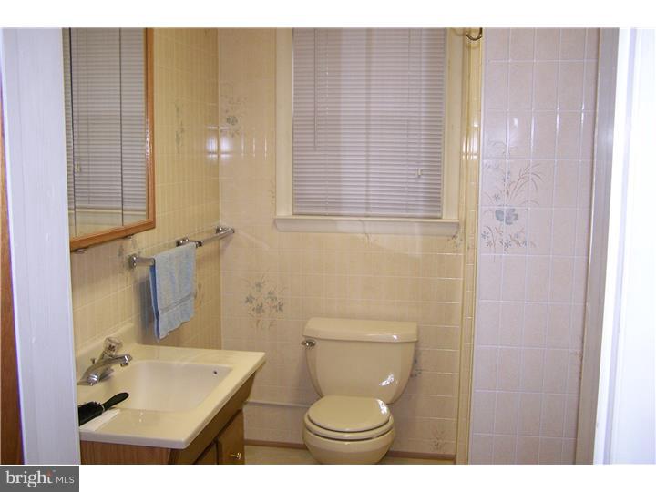1336 Kauffman Road Pottstown, PA 19464 - Photo 16 of 24 Bathroom
