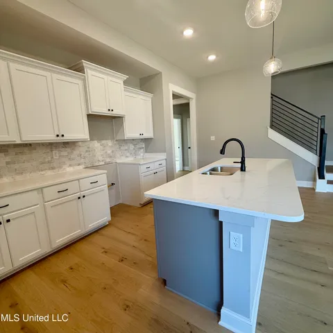 $428,900 | 1335 Creekside Boulevard, Hernando, MS 38632