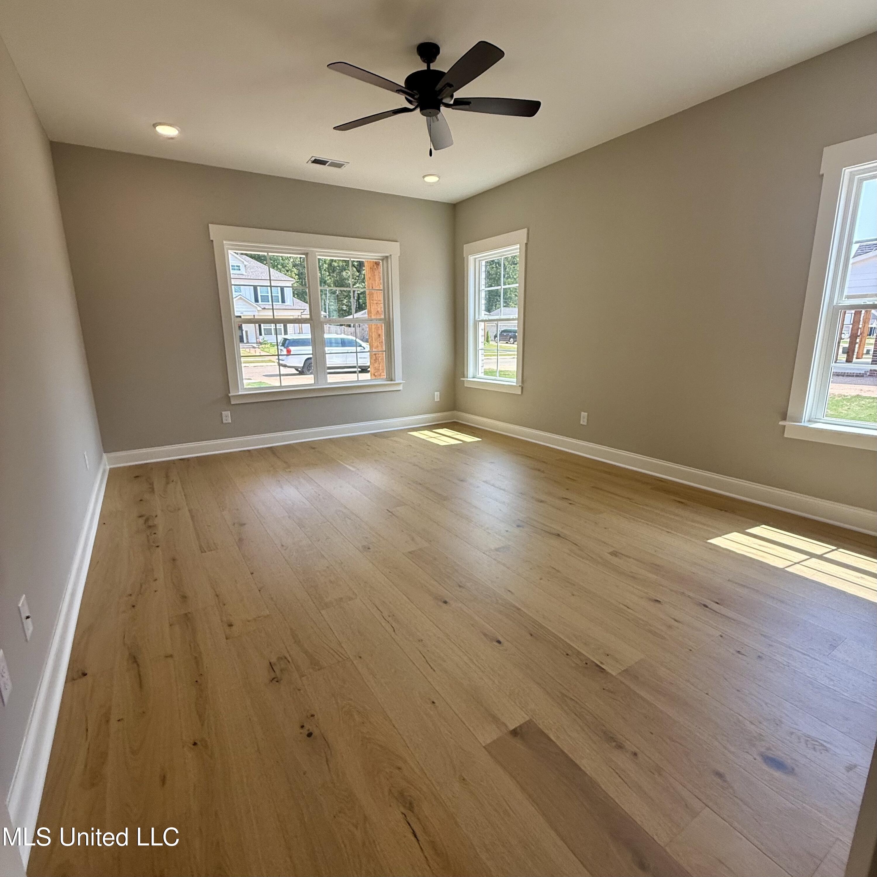 1335 Creekside Boulevard Hernando, MS 38632 - Photo 19 of 34 Dogwood