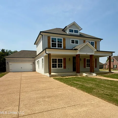 $428,900 | 1335 Creekside Boulevard, Hernando, MS 38632