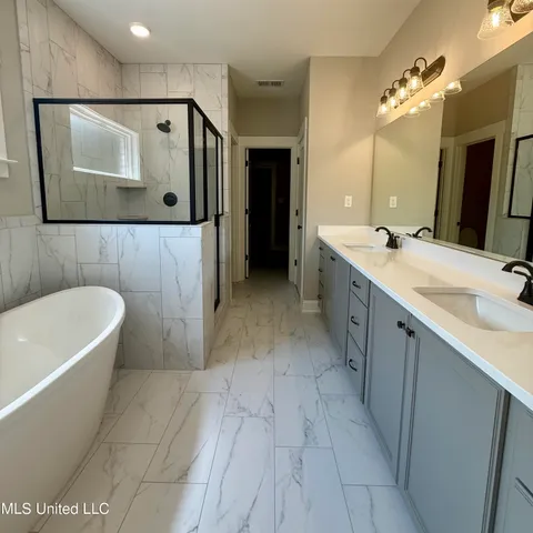 $428,900 | 1335 Creekside Boulevard, Hernando, MS 38632