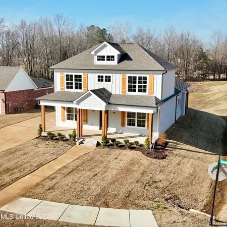$428,900 | 1335 Creekside Boulevard, Hernando, MS 38632