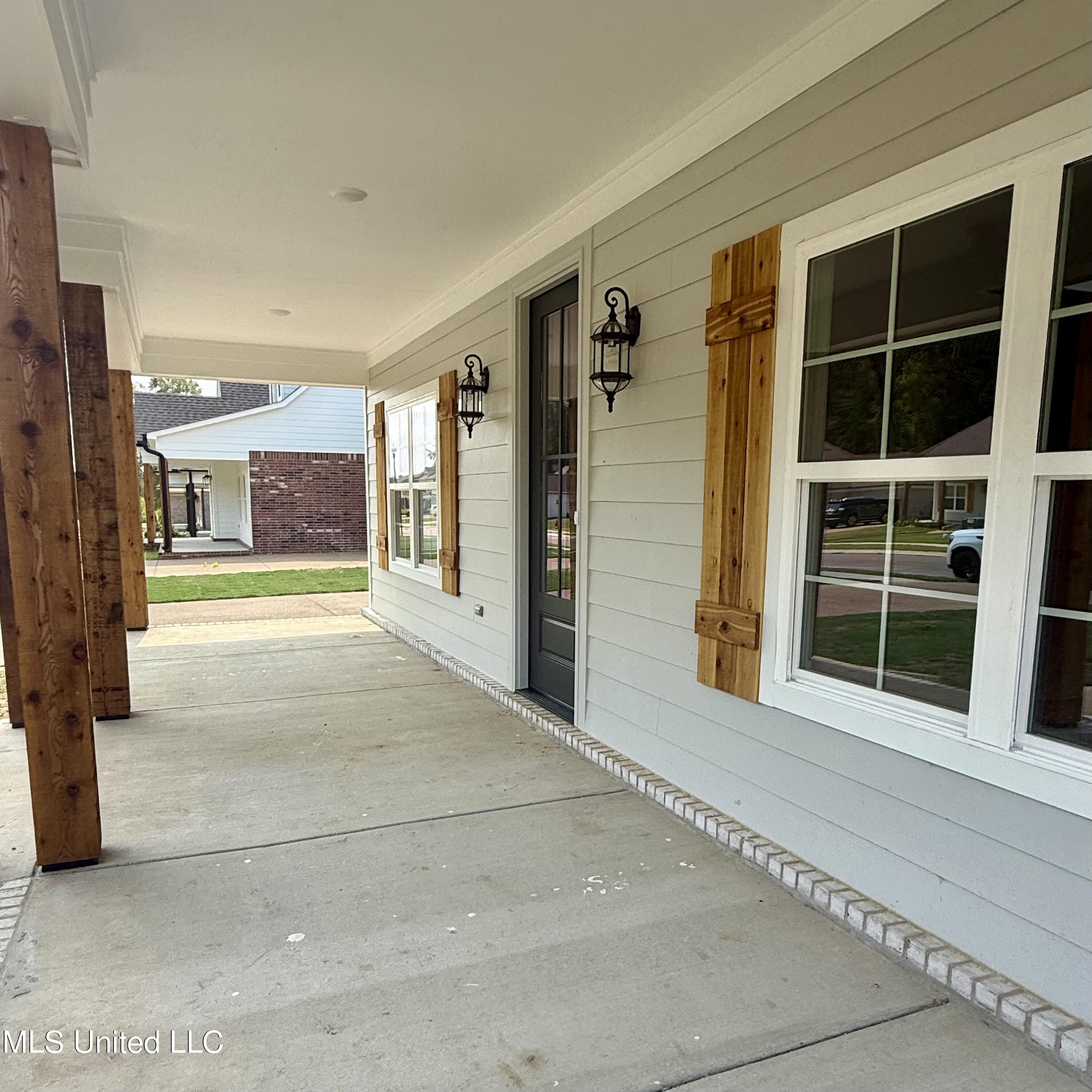 1335 Creekside Boulevard Hernando, MS 38632 - Photo 3 of 34 Dogwood