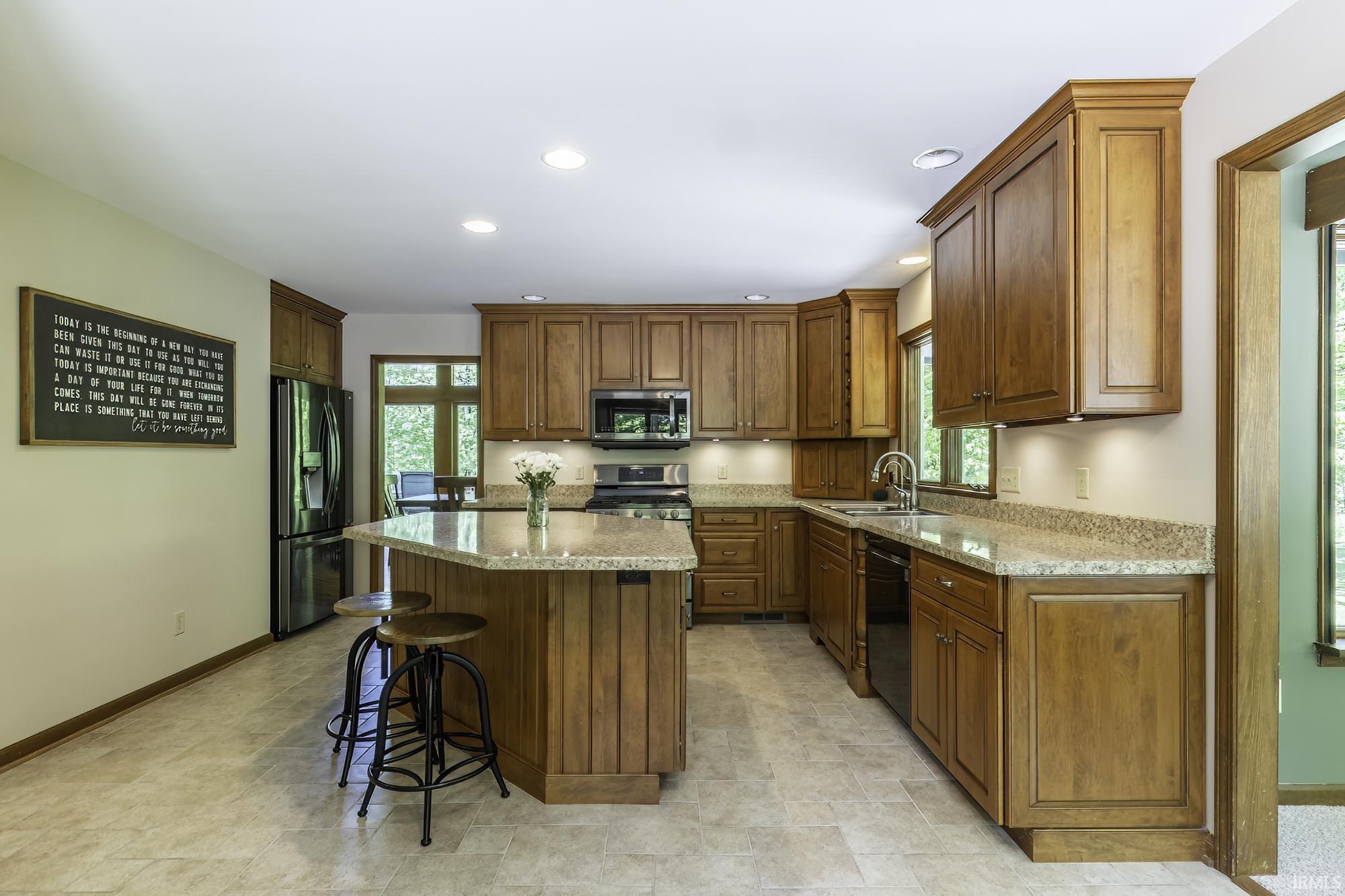 2125 Gump Road East Fort Wayne, IN 46845 - Photo 7 of 36
