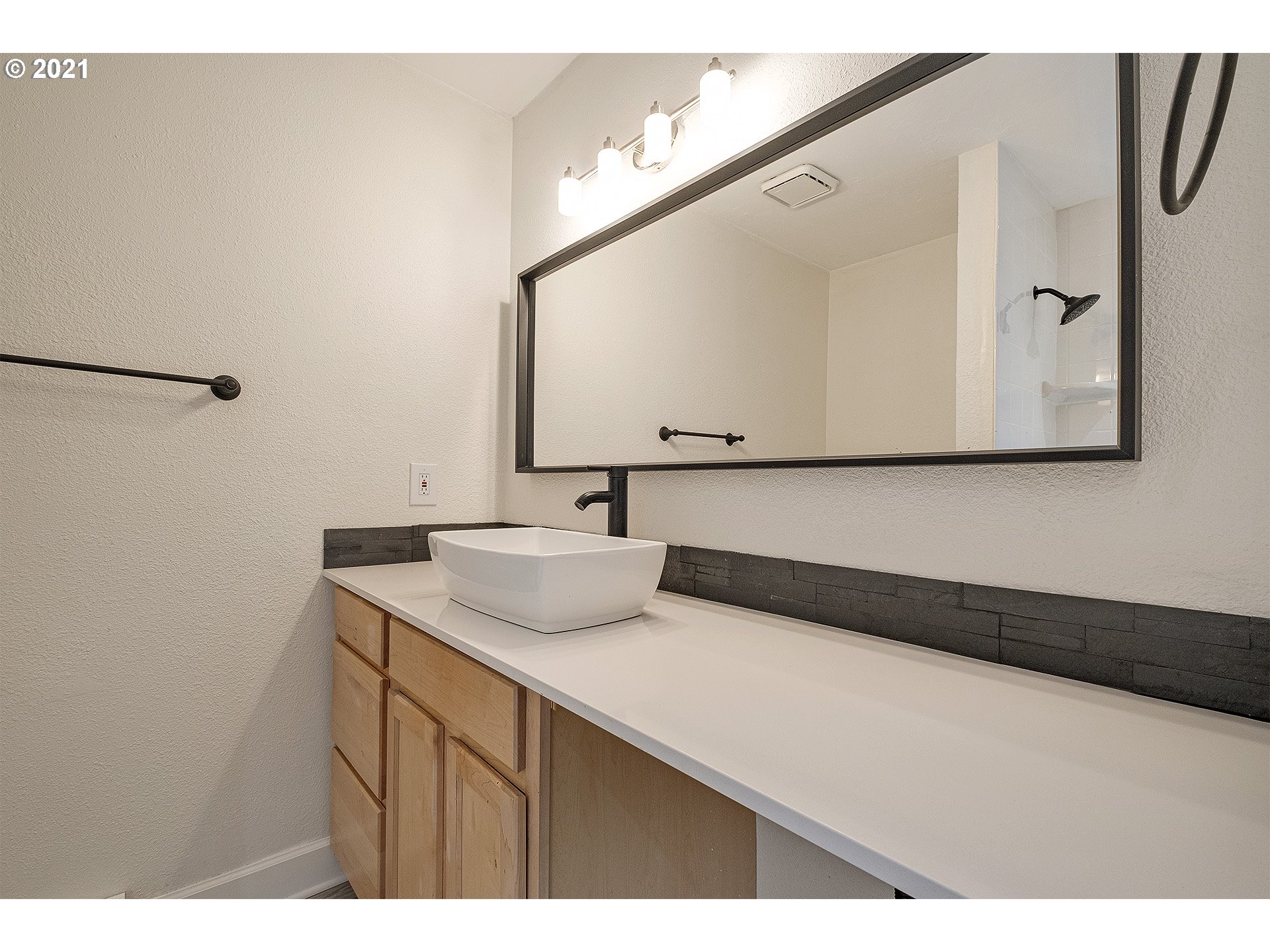 8065 North Ivanhoe Street, Unit 2 Portland, OR 97203 - Photo 14 of 22