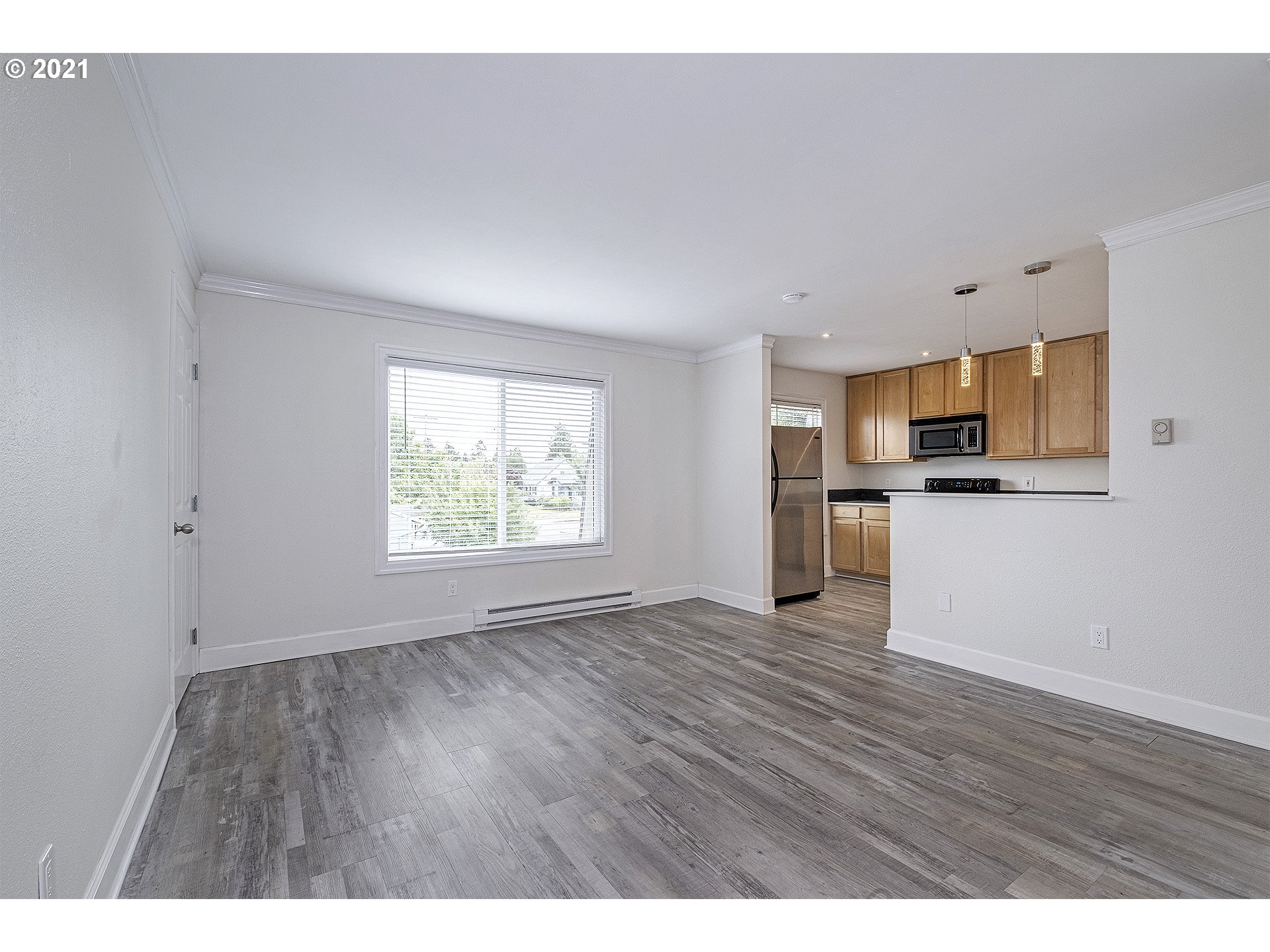 8065 North Ivanhoe Street, Unit 2 Portland, OR 97203 - Photo 4 of 22