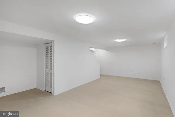 an empty room with a empty space