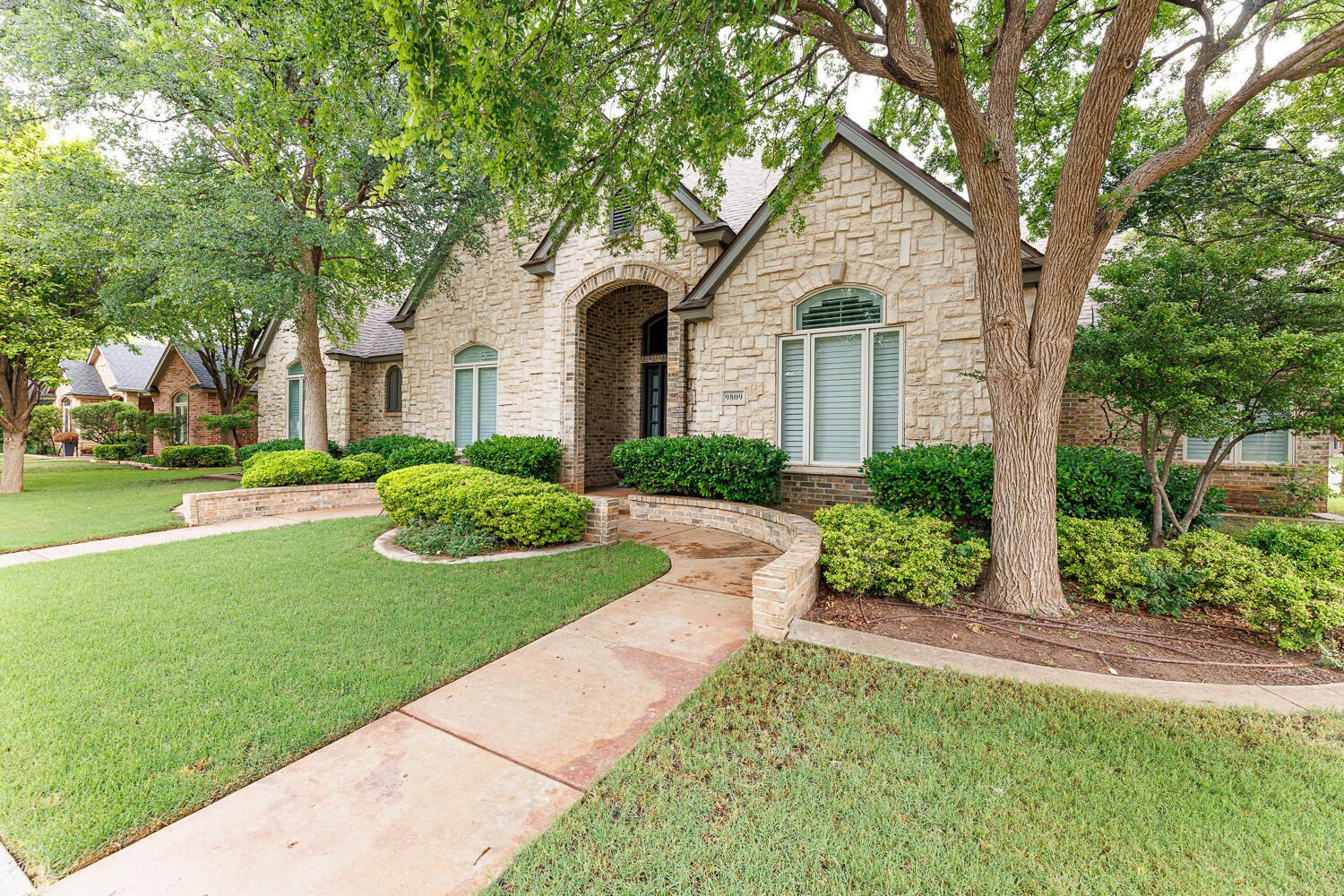 9809 Topeka Avenue Lubbock, TX 79424 - Photo 3 of 87 Front Exterior