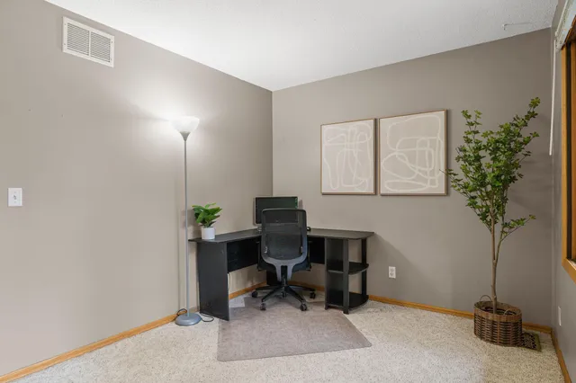 $185,000 | 55 River Woods Lane, Burnsville, MN 55337