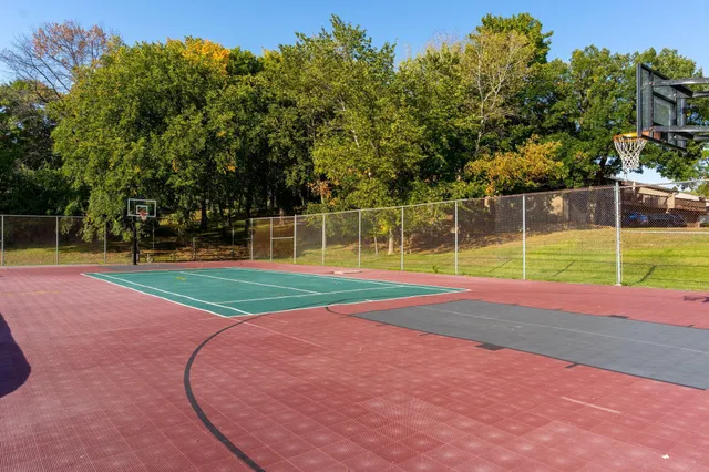 $185,000 | 55 River Woods Lane, Burnsville, MN 55337