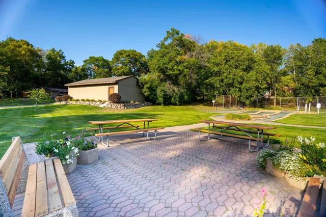 $185,000 | 55 River Woods Lane, Burnsville, MN 55337