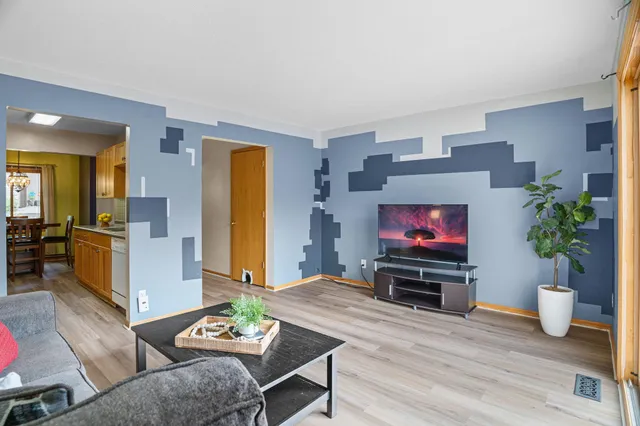 $185,000 | 55 River Woods Lane, Burnsville, MN 55337