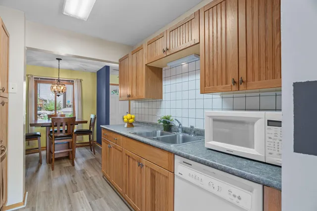 $185,000 | 55 River Woods Lane, Burnsville, MN 55337