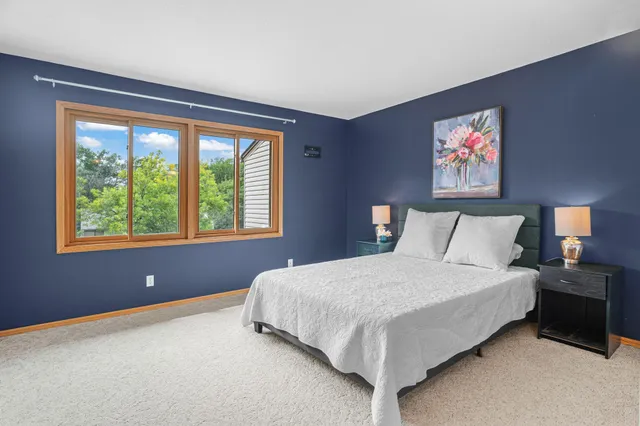 $185,000 | 55 River Woods Lane, Burnsville, MN 55337