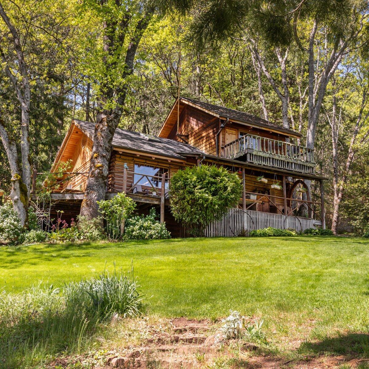 Main Homeowners Cabin filled w/ craftsmanship