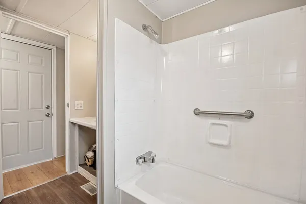 $38,000 | 9001 South Cicero Avenue, Unit A, Oak Lawn, IL 60453