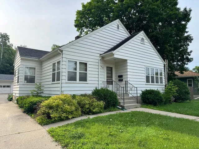 $239,000 | 404 North Vine Street, Fergus Falls, MN 56537