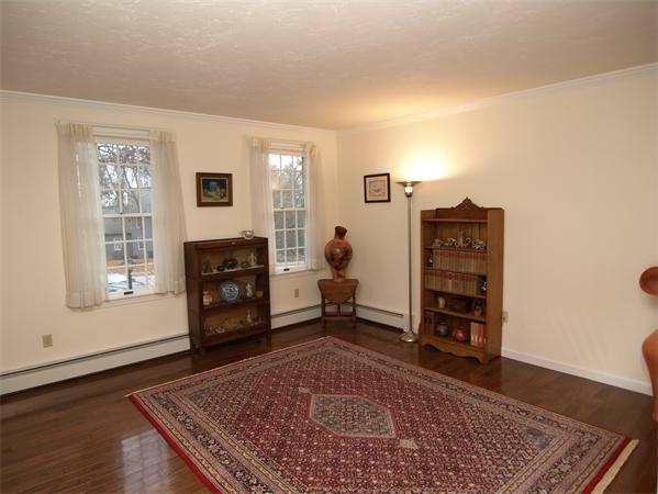 385 Simpson Road Marlborough, MA 01752 - Photo 9 of 19 Gallery Image 9