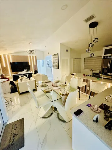 $4,000 | 11761 Northwest 12th Street, Pembroke Pines, FL 33026