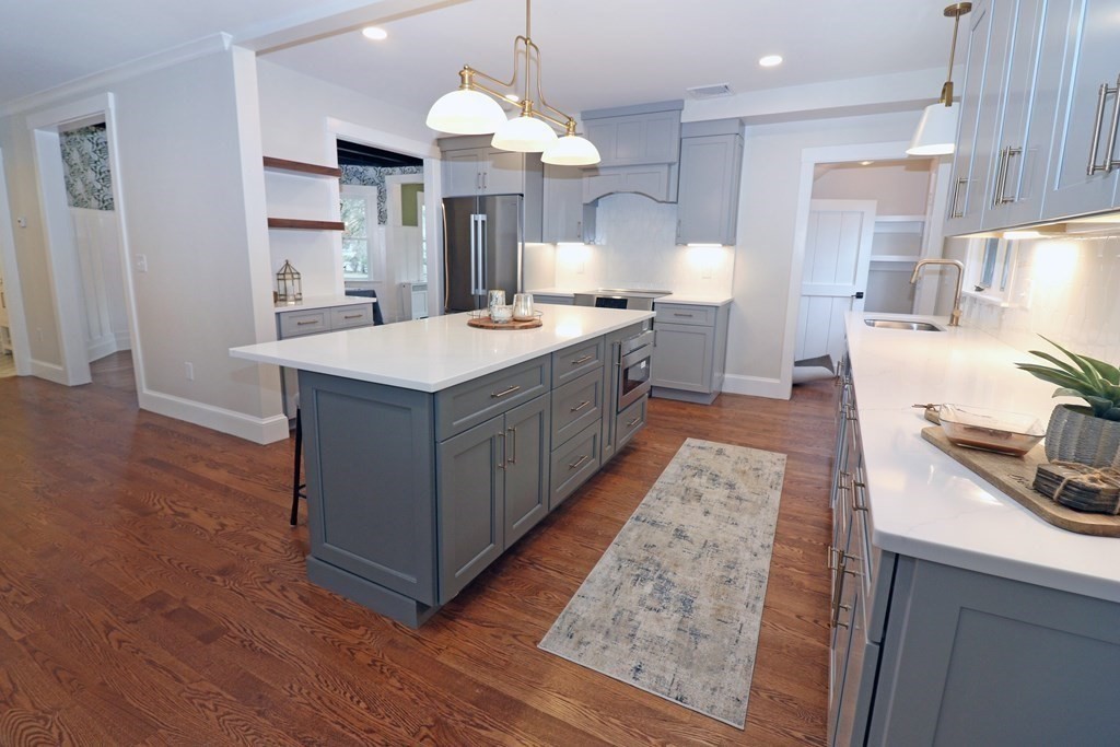 700 Webster Street Needham, MA 02492 - Photo 3 of 32 Gallery Image 3