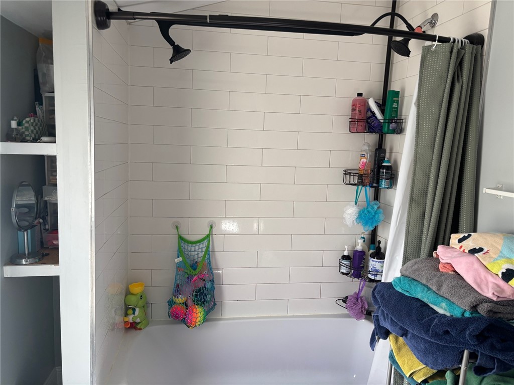 39 Kiley Street North Providence, RI 02911 - Photo 7 of 10