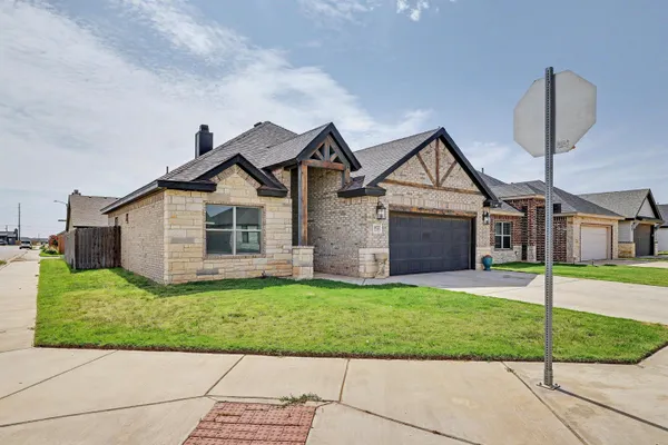 $304,900 | 1022 North Genoa Avenue, Lubbock, TX 79416