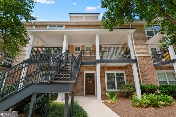 $310,000 | 1035 South Barnett Shoals Road, Unit 913, Athens, GA 30605