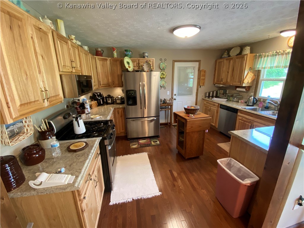 104 Jamestown Road Nitro, WV 25143 - Photo 4 of 19 Gallery Image 4