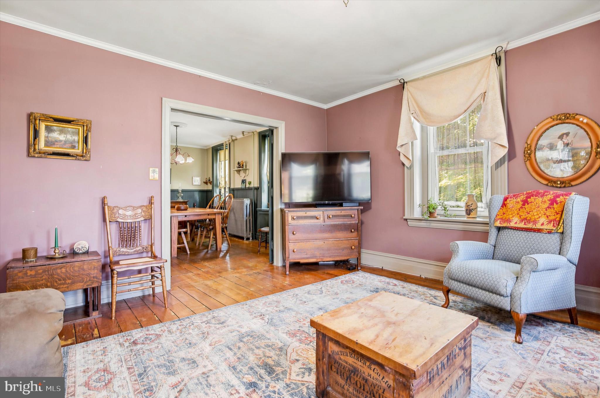 2304 Spinnerstown Road Quakertown, PA 18951 - Photo 11 of 44 Living Room