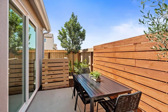 $452,990 | 1455 Pioneer Lane, Clovis, CA 93619