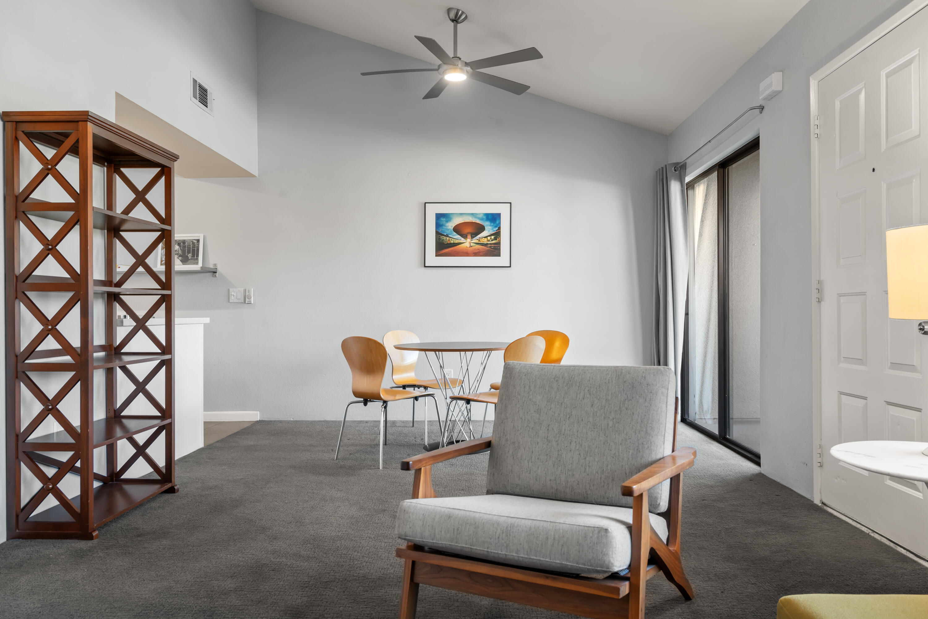 1150 East Amado Road, Unit 18B2 Palm Springs, CA 92262 - Photo 11 of 33 IMG-11