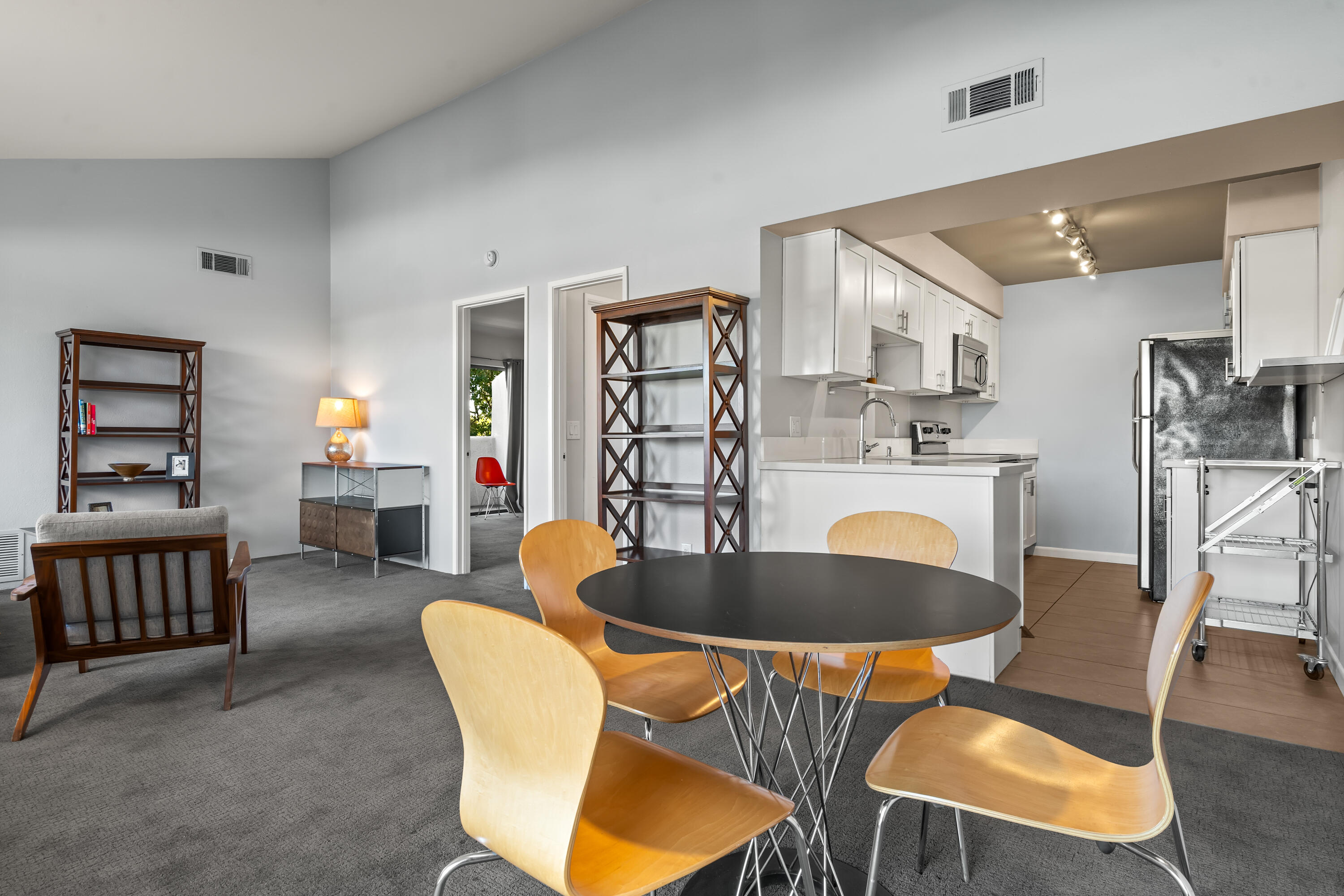 1150 East Amado Road, Unit 18B2 Palm Springs, CA 92262 - Photo 14 of 33 IMG-14