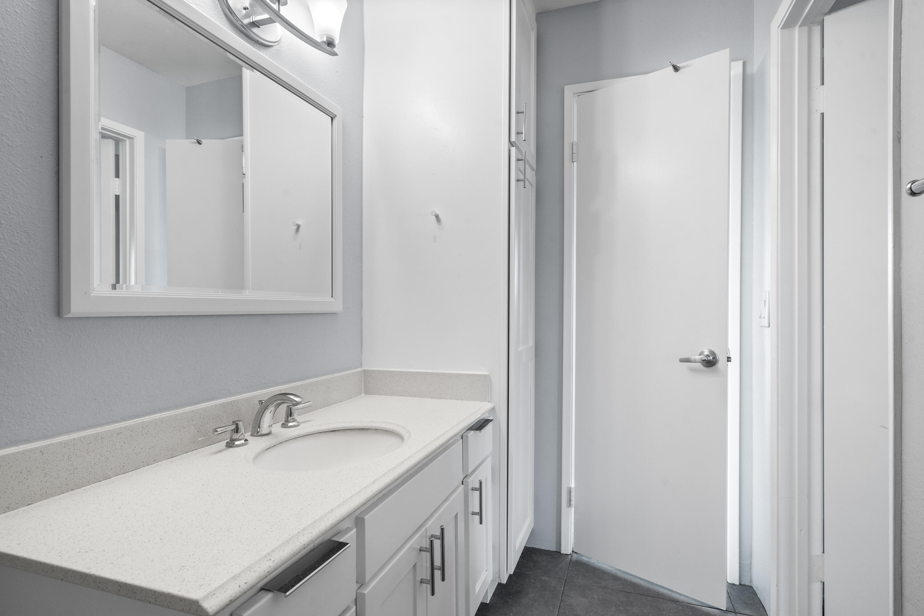 1150 East Amado Road, Unit 18B2 Palm Springs, CA 92262 - Photo 21 of 33 IMG-21
