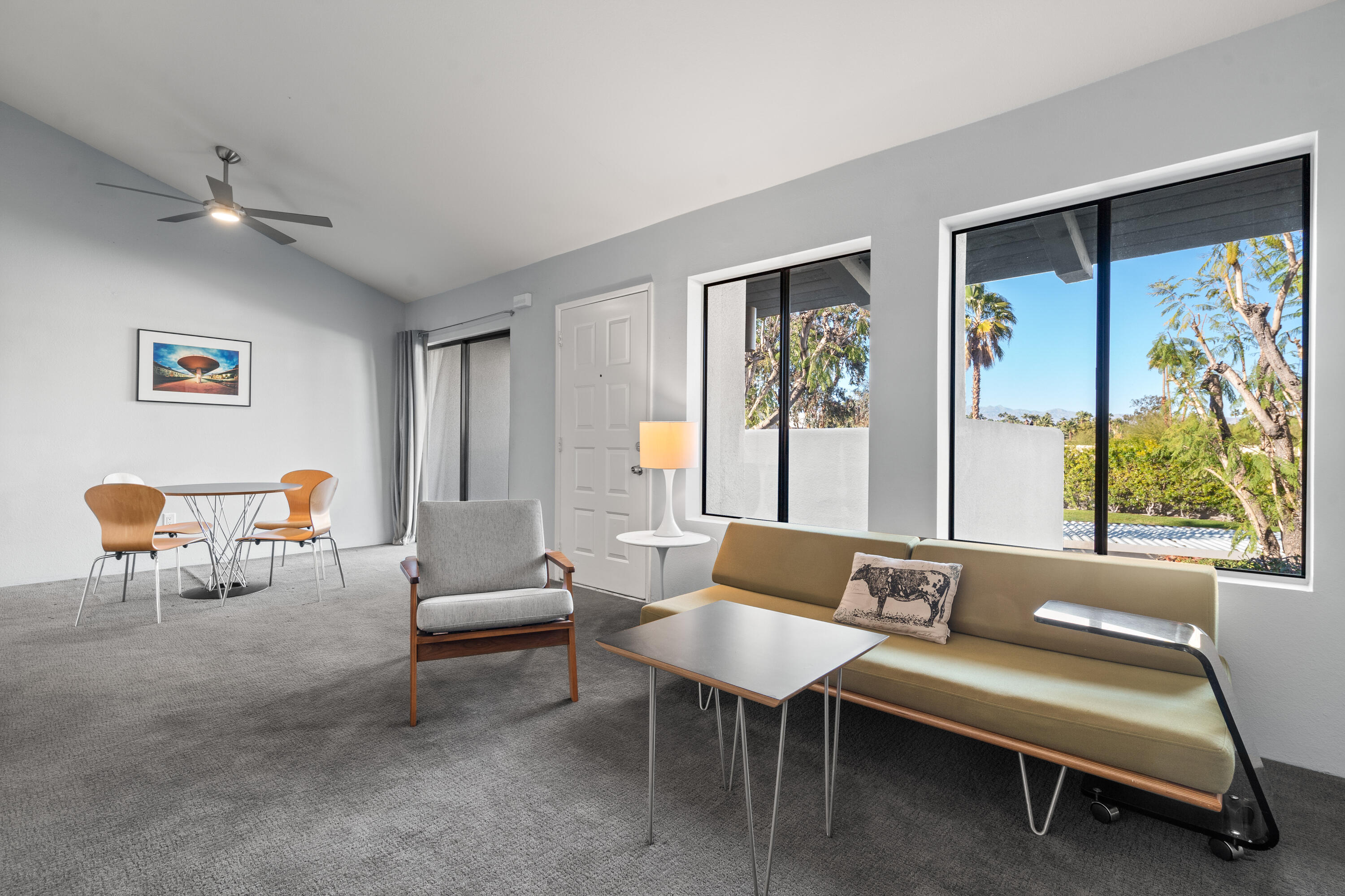 1150 East Amado Road, Unit 18B2 Palm Springs, CA 92262 - Photo 5 of 33 IMG-5
