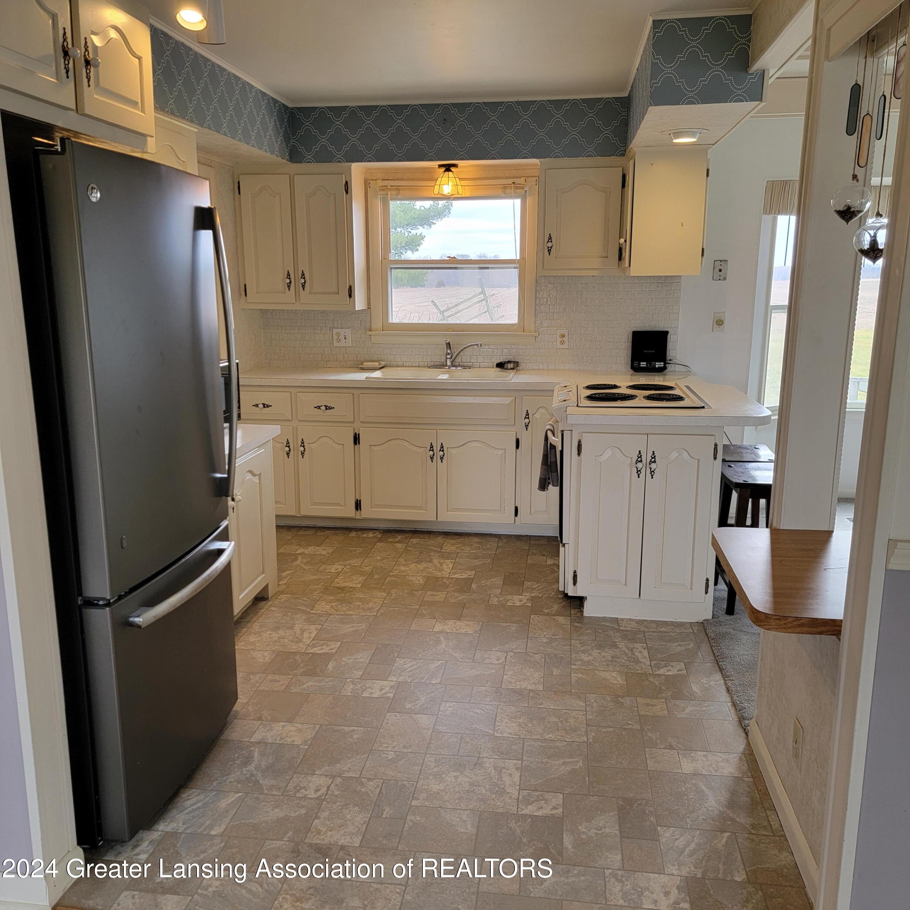 1335 West Kalamo Highway, Unit R2 Charlotte, MI 48813 - Photo 4 of 13 20240307_142254