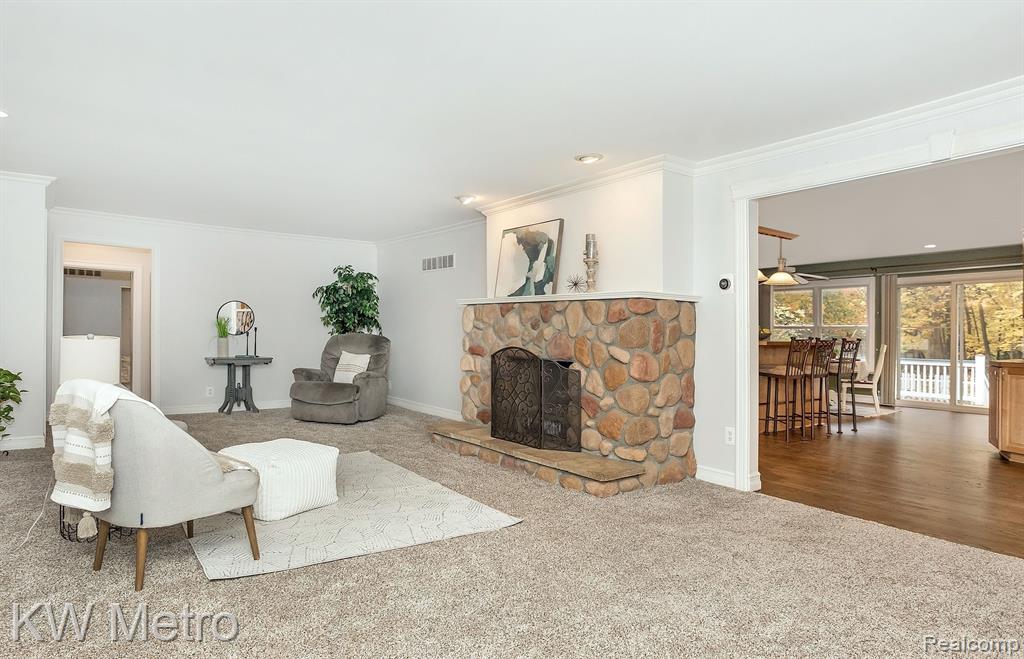 3462 Hazelton Avenue Rochester Hills, MI 48307 - Photo 7 of 44