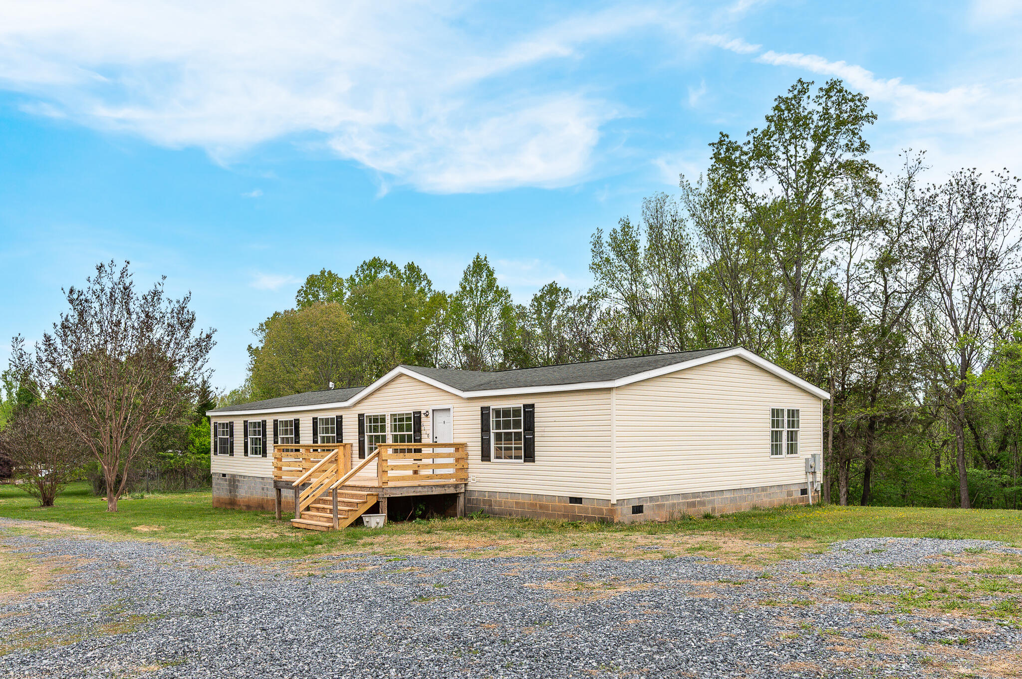 5110 Wheatland Road Bedford, VA 24523 - Photo 3 of 50 3