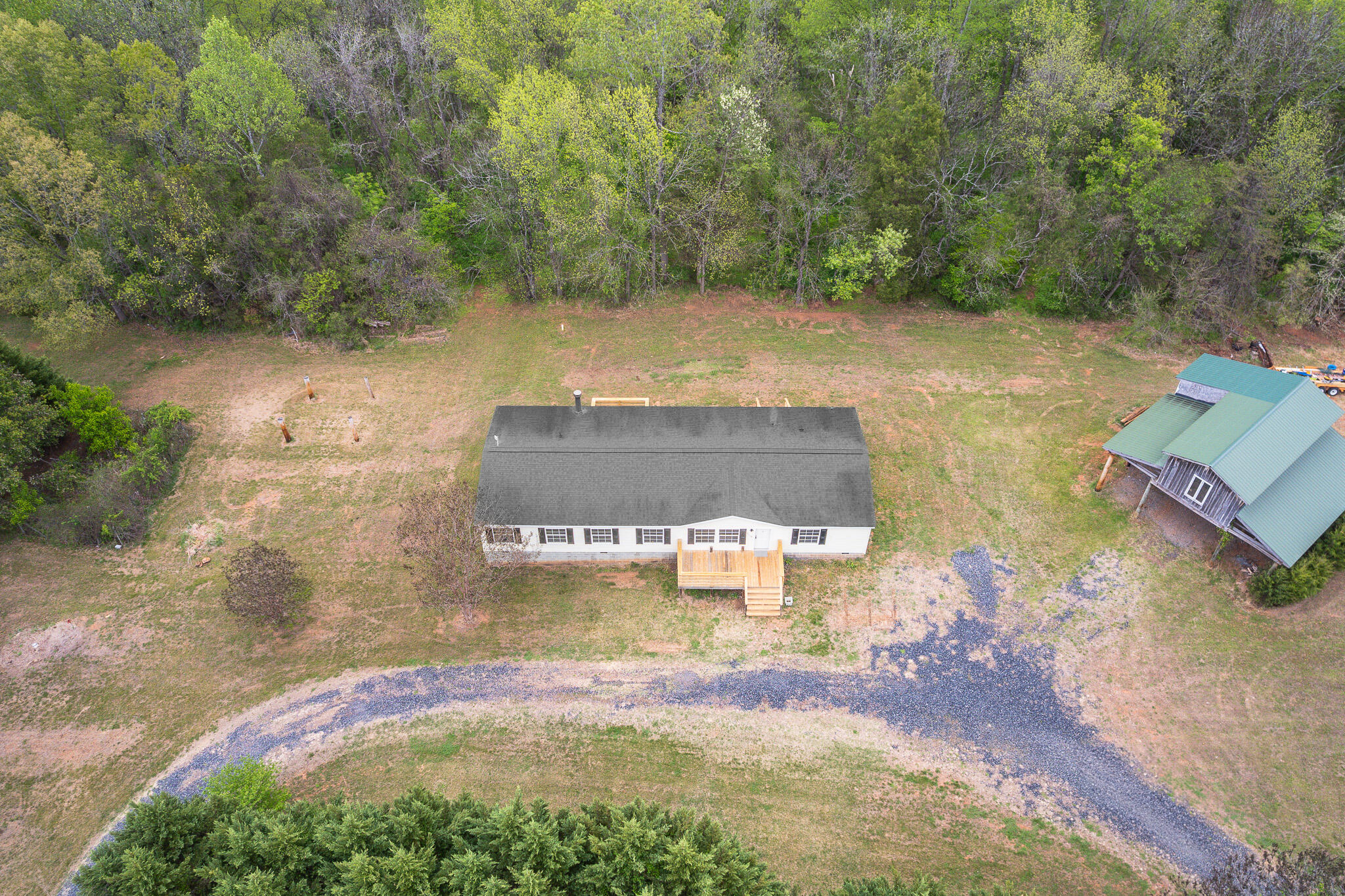 5110 Wheatland Road Bedford, VA 24523 - Photo 4 of 50 4