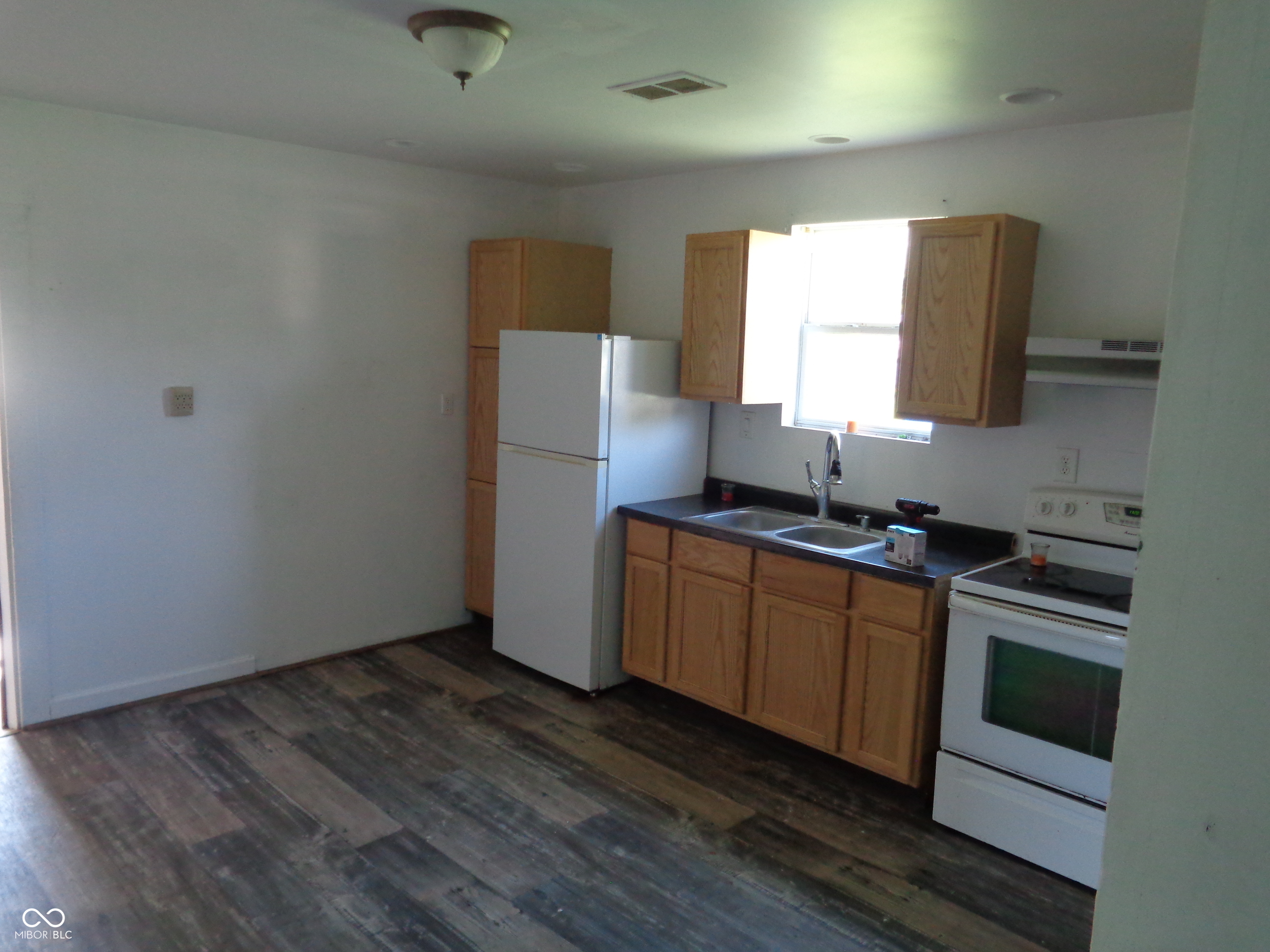 400 South Division Street Cayuga, IN 47928 - Photo 13 of 36